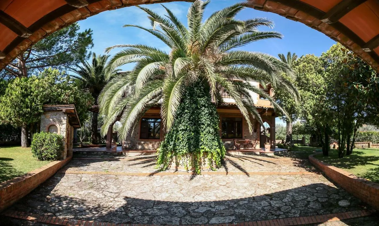 Agriturismo Villa Isa 폴로니카 팜스테이